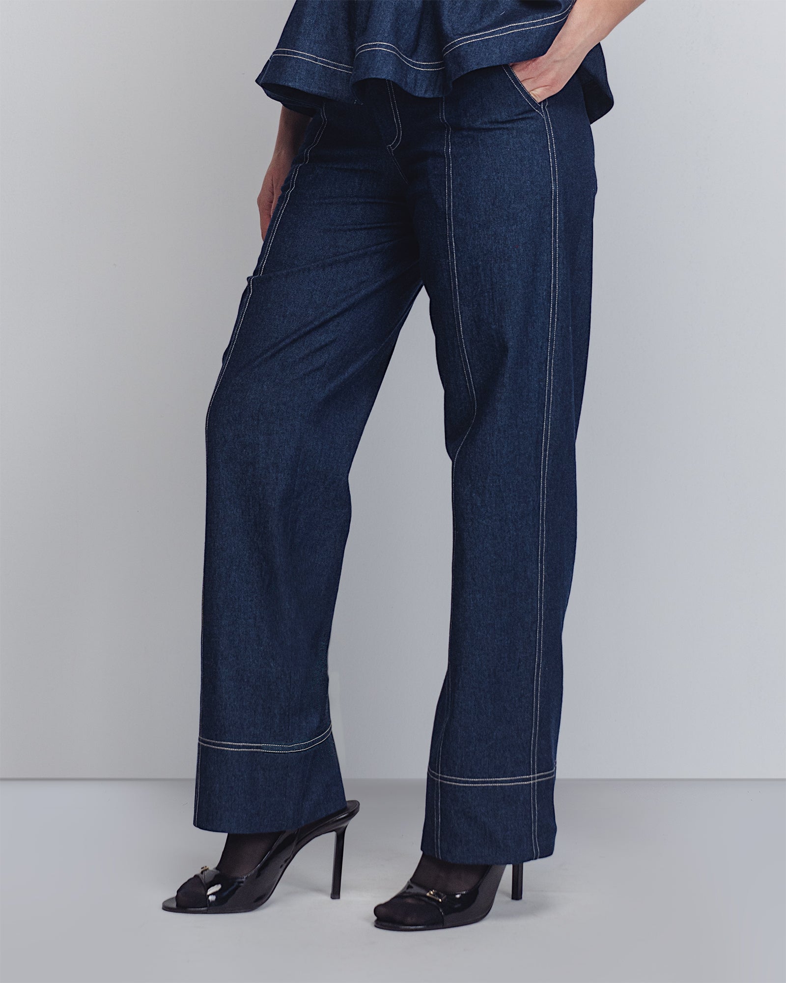 Cup Jeans