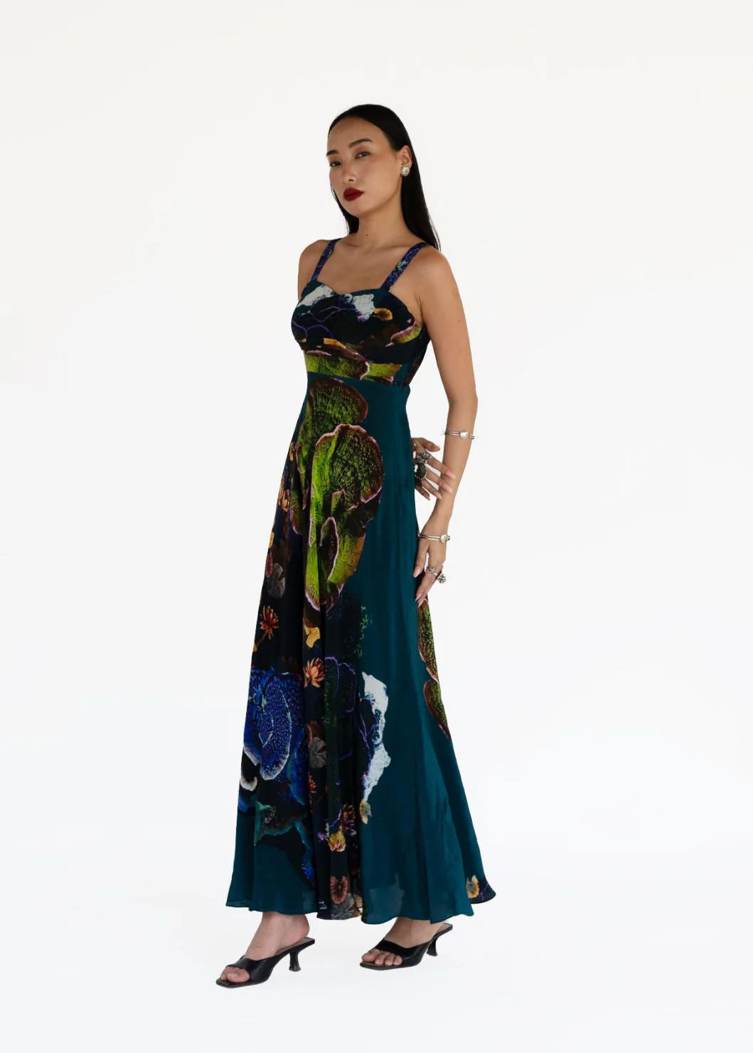 3_1800x1800_09801306-892f-4bb0-8f21-43e837cc129c.webp