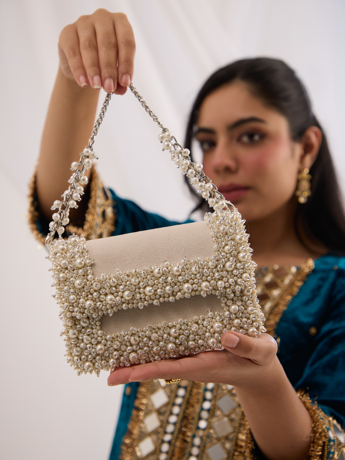 Aurel Pearl Medium Bag White