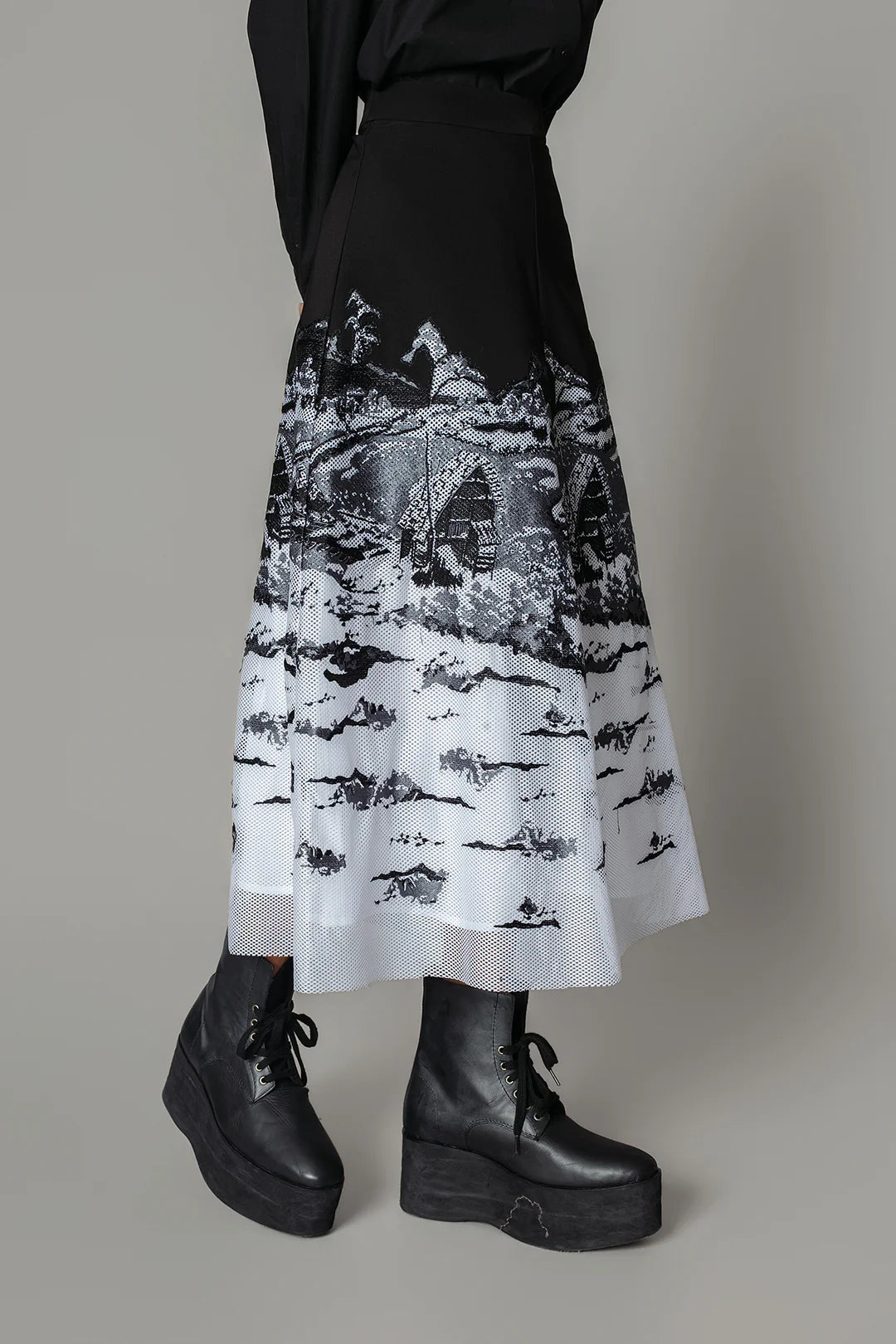B&W Hokusai Embroidered Skirt