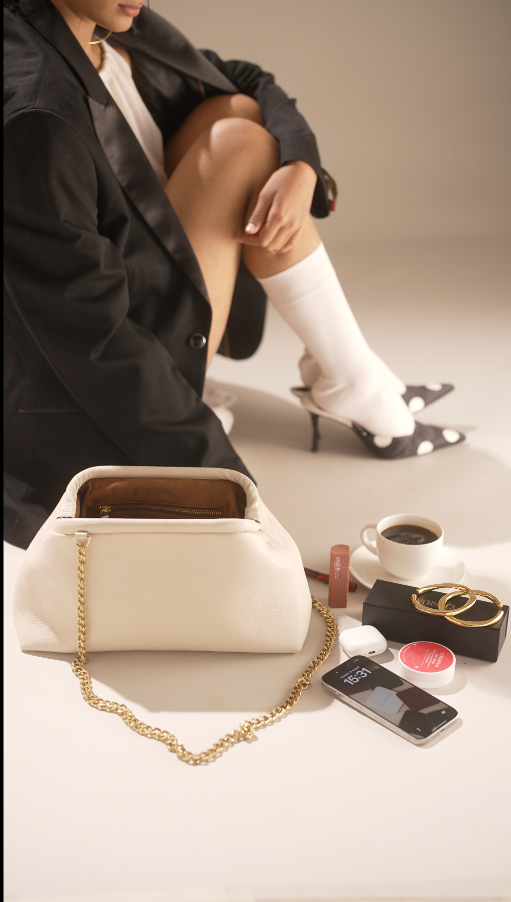 Westoria White Grained Clutch & Slingbag