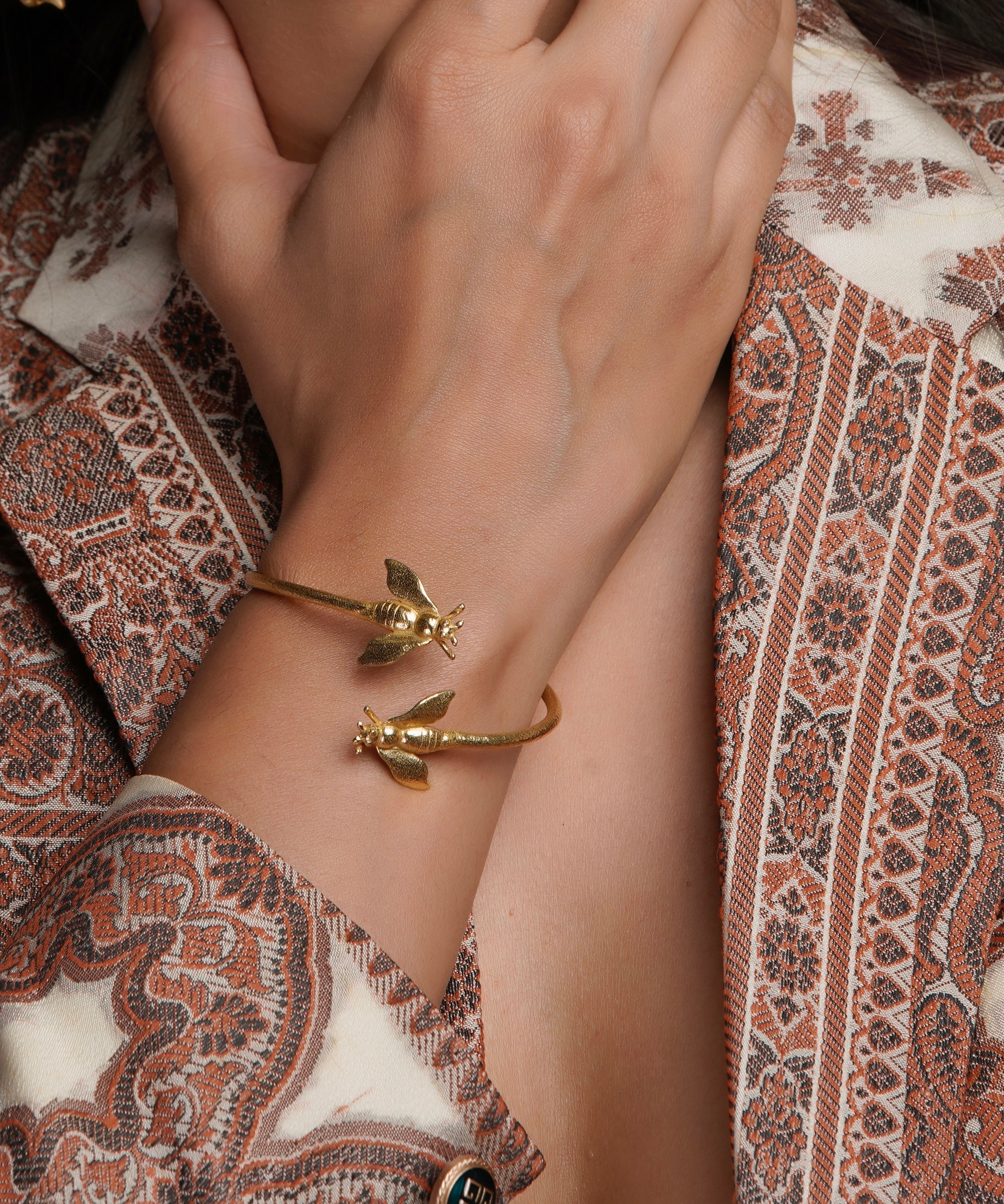 Buy best bee bracelet online india