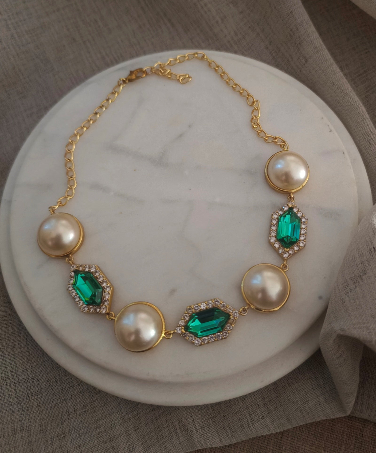 Cavi Pearl Choker Emerald