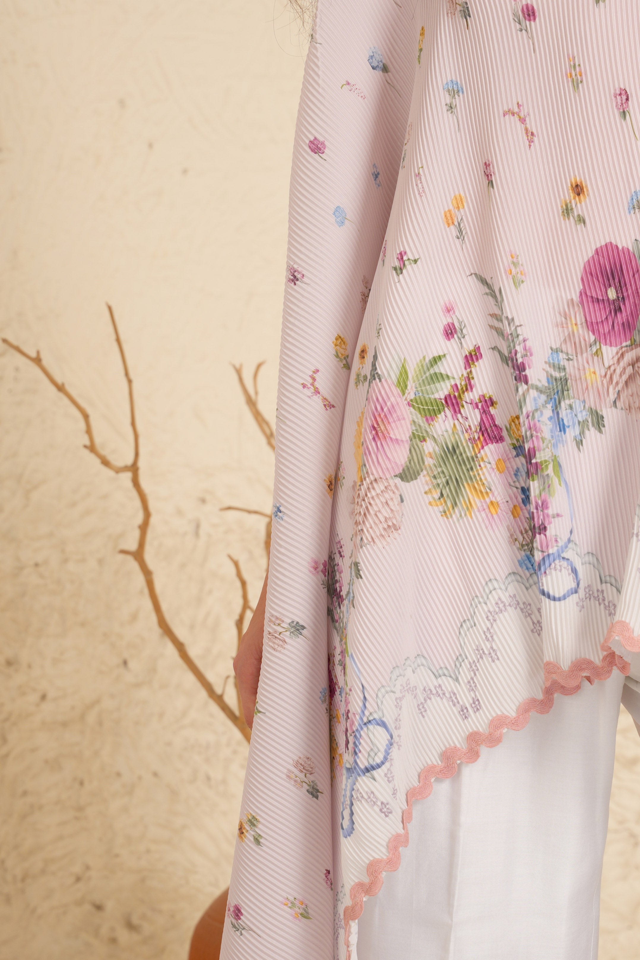 Soft Bloom Cape