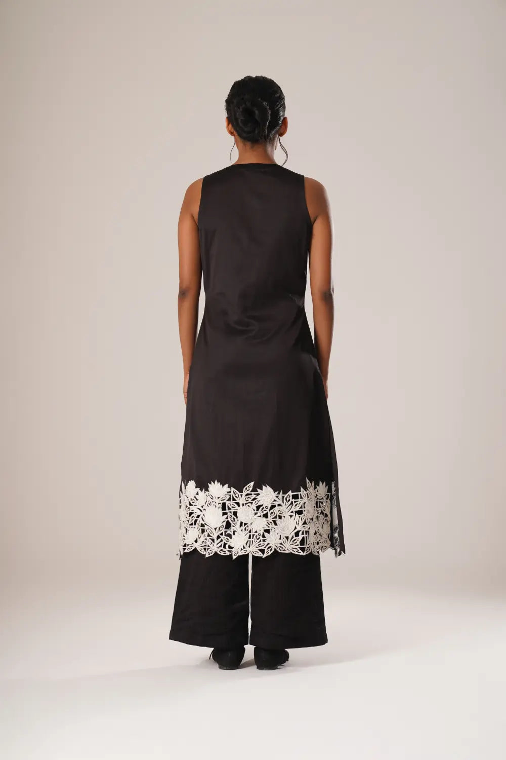 Noir Flora Kurta & Noir Trousers & Lattice Light Overlay