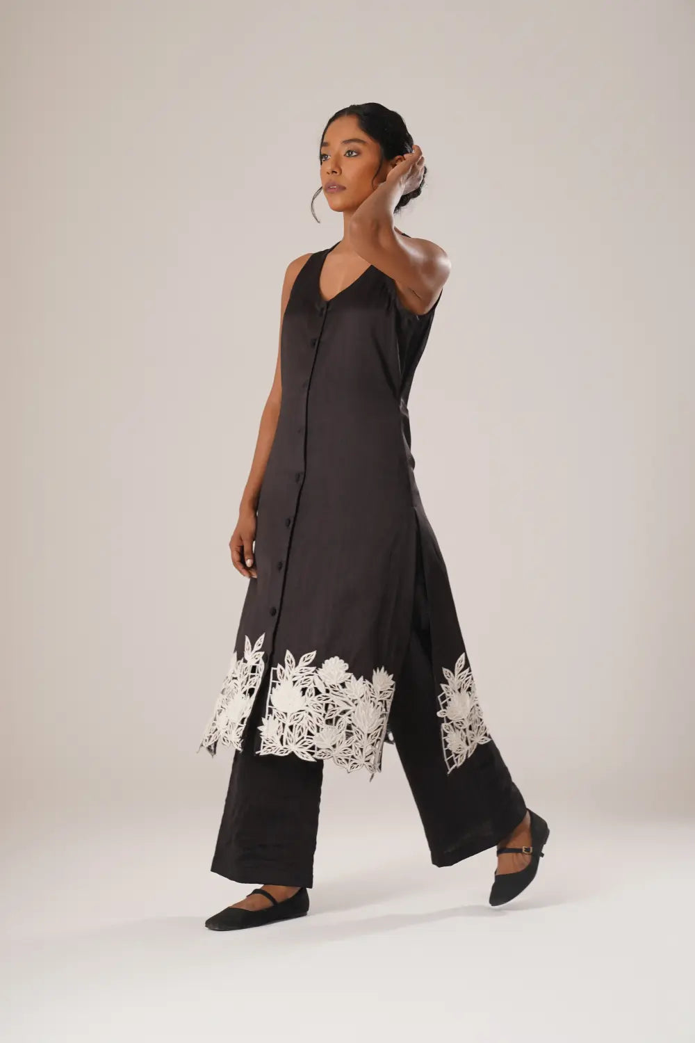 Noir Flora Kurta & Noir Trousers & Lattice Light Overlay