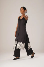 Noir Flora Kurta & Noir Trousers & Lattice Light Overlay