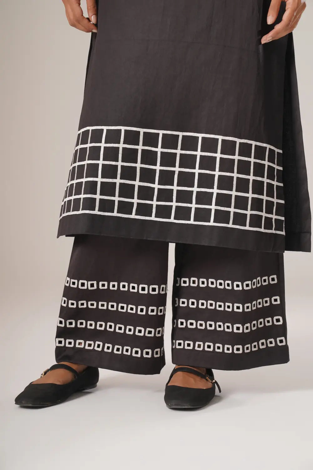 Grid Ground Kurta & Pixel Line Pants & Petal Grid Jacket