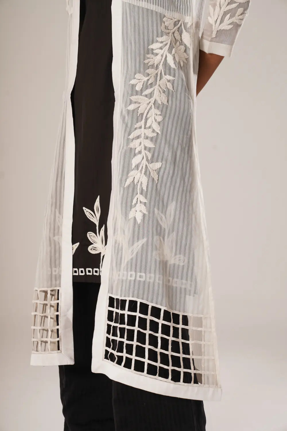 Noir Flora Kurta & Noir Trousers & Lattice Light Overlay