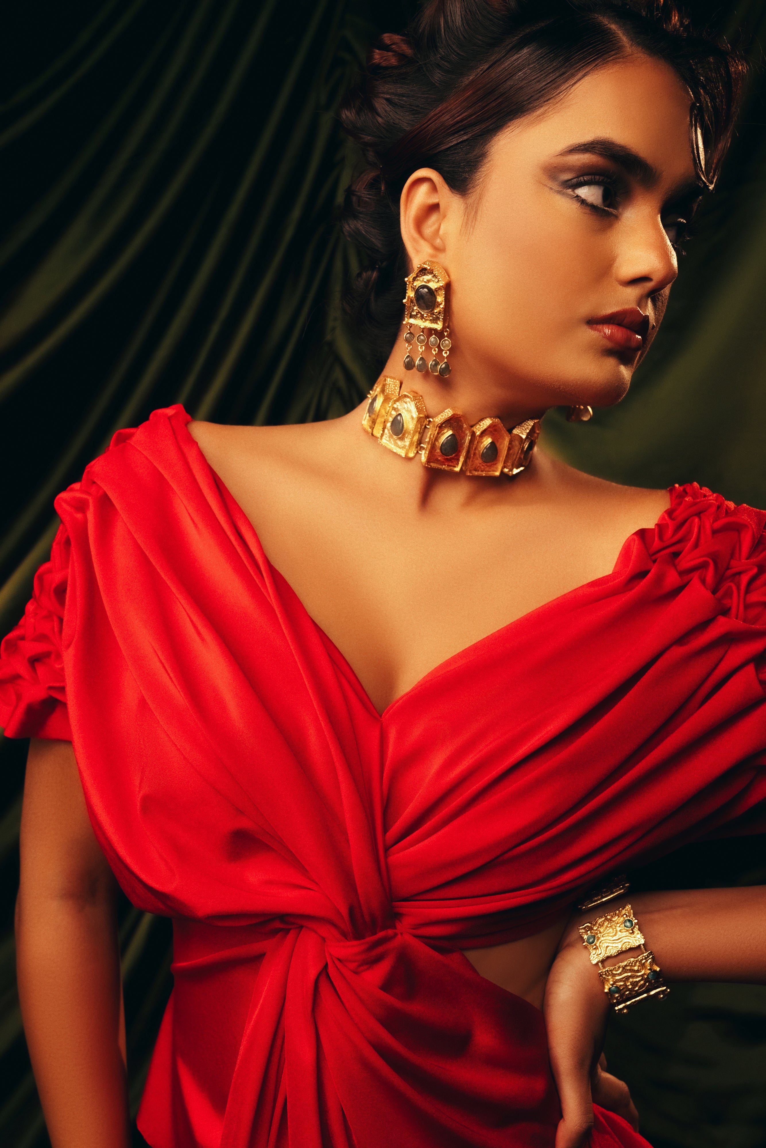 Ebon Eclat Choker