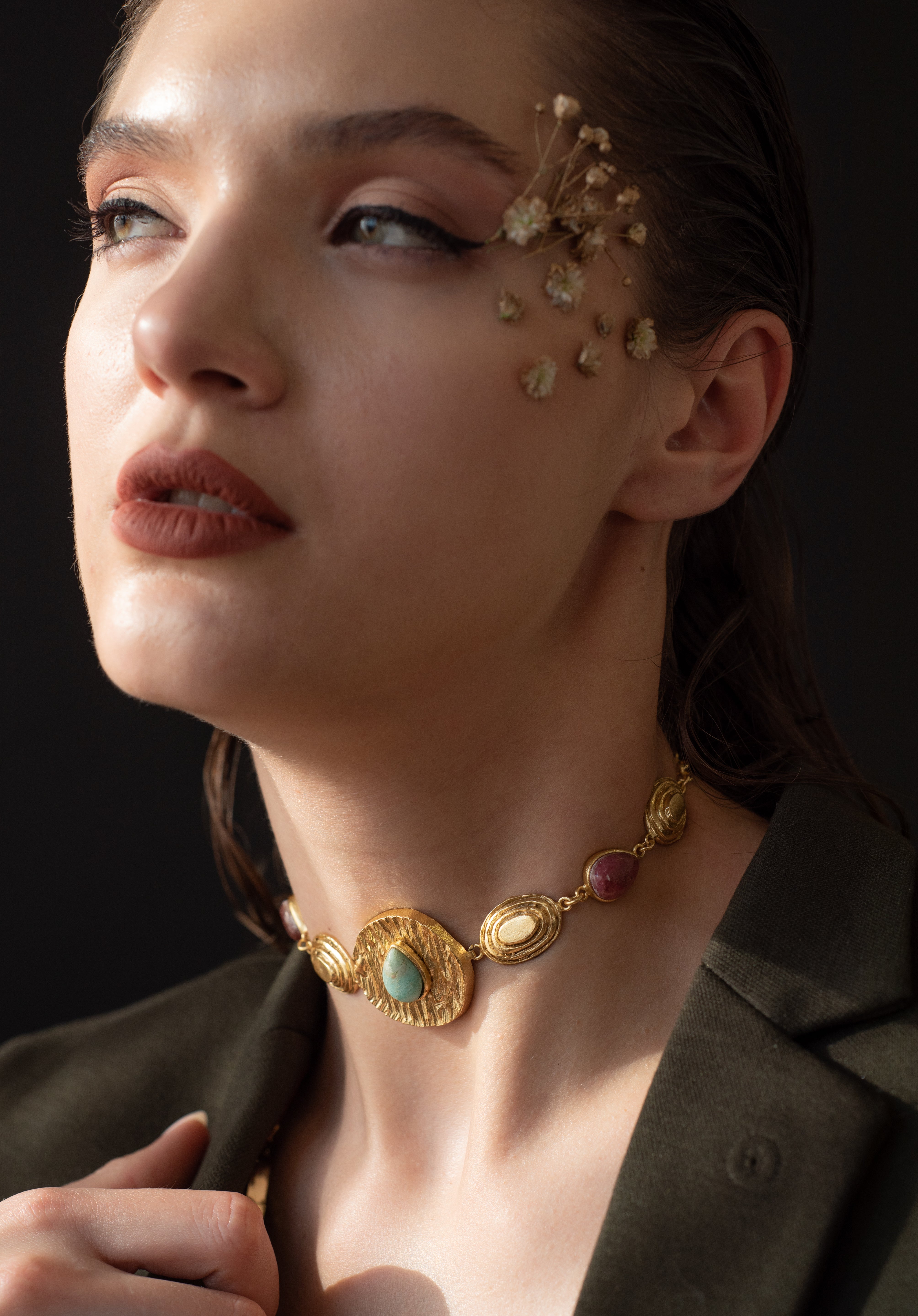 Folk Chocker