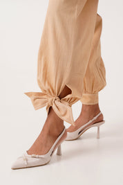 Ariel & Eva Madder Pleated Top & Latte Bow Pant