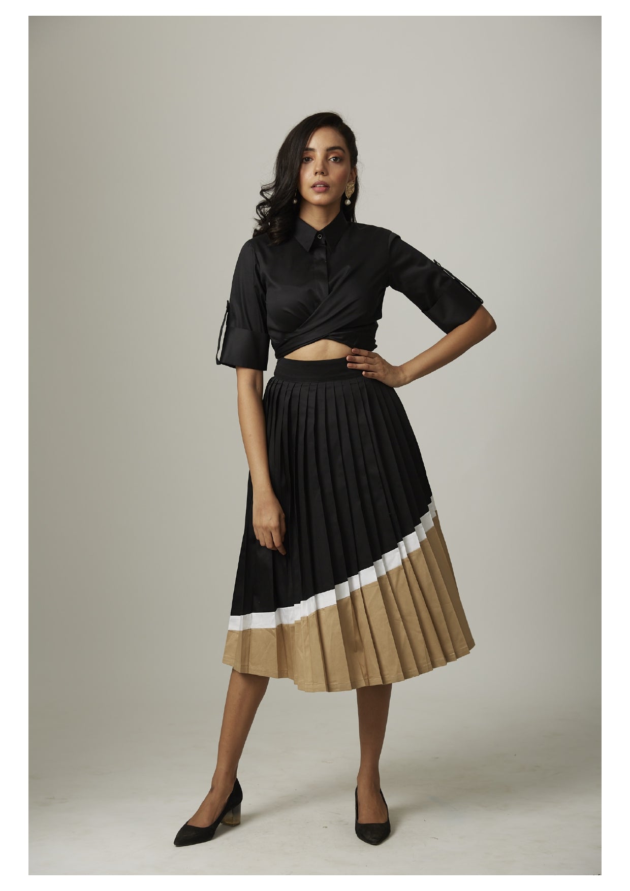 Crop Knotted Top With Colour Block Pleated Skirt