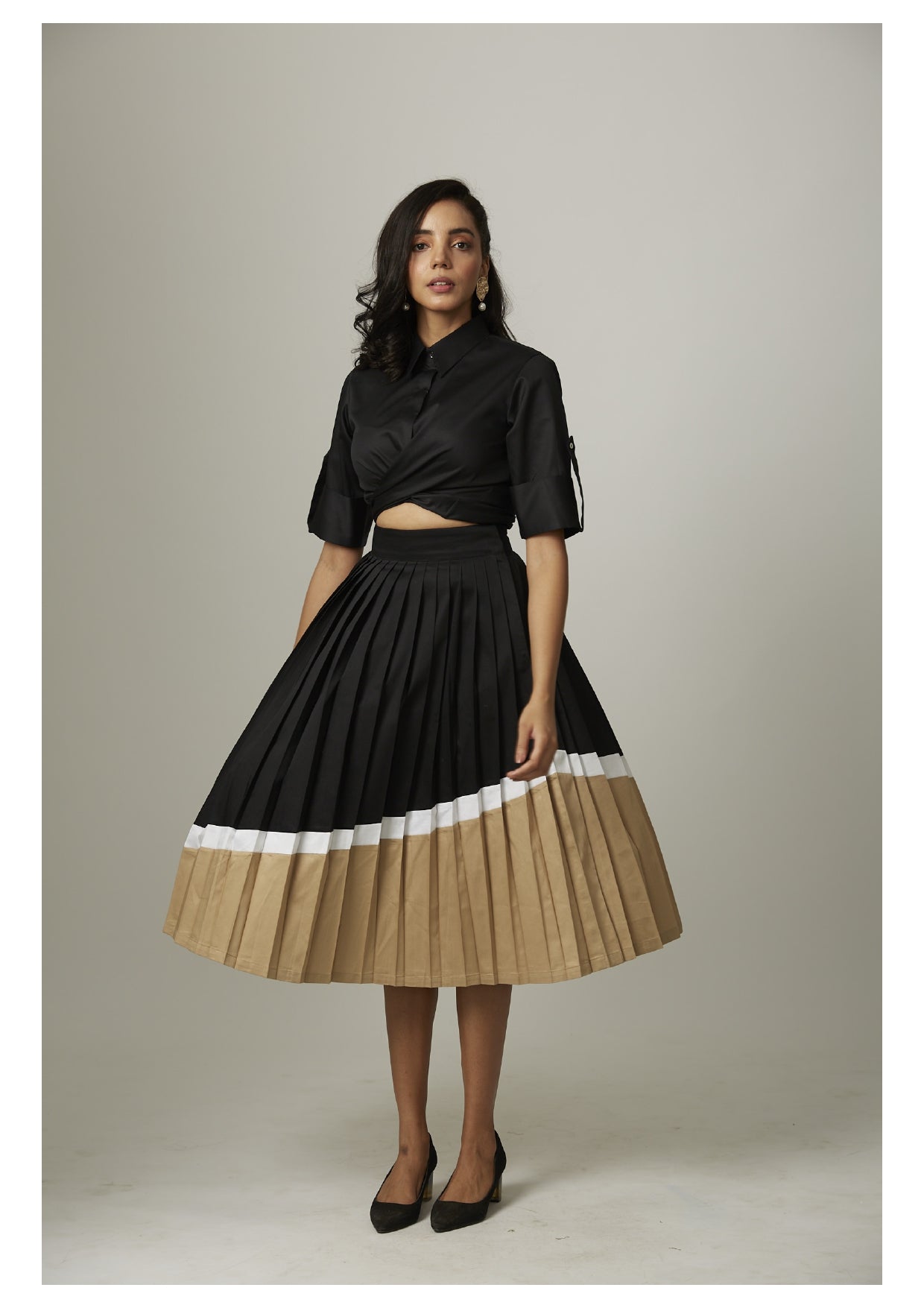 Crop Knotted Top With Colour Block Pleated Skirt