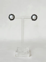 Pearl Cup Studs Meteorite Black