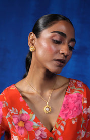 Blooming Wreath Pendant Gold