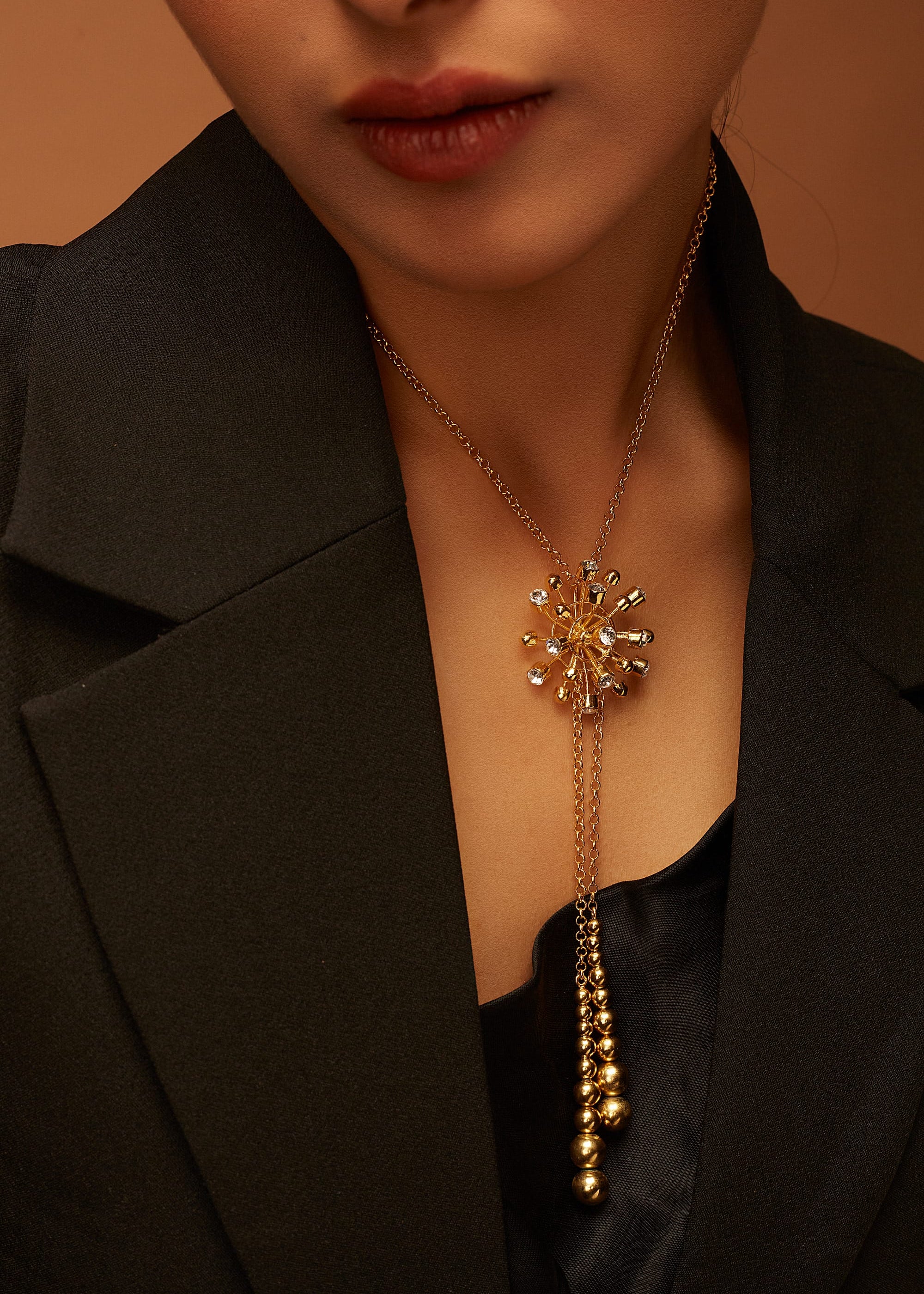 Flora_Droplet_Neckpiece_2_jpg.jpg