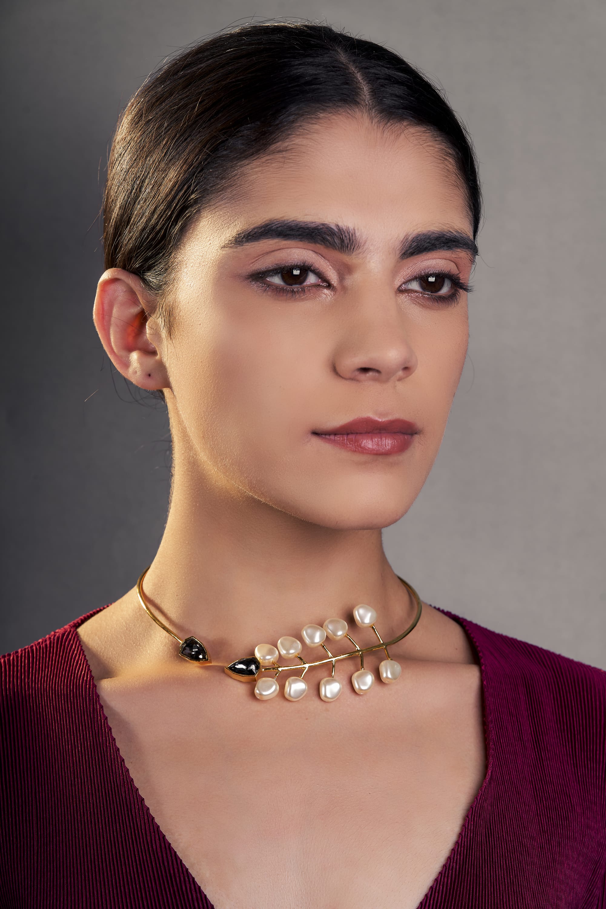 Glam Pearl Neckpiece