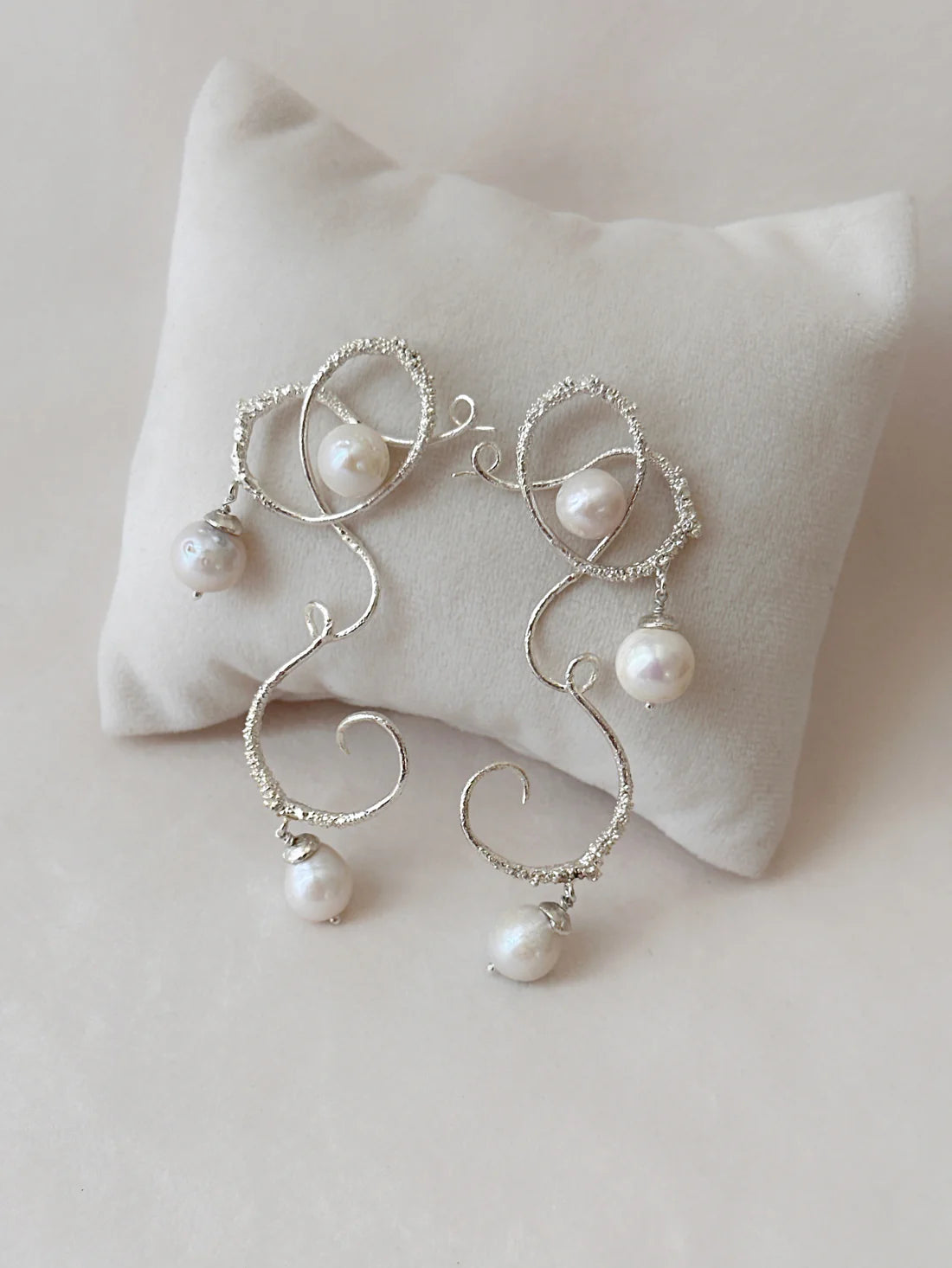 Curly Worly Pearly Danglers Silver