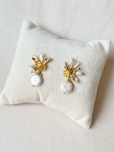 Flowerburst Pearl Drop Studs Snowy White