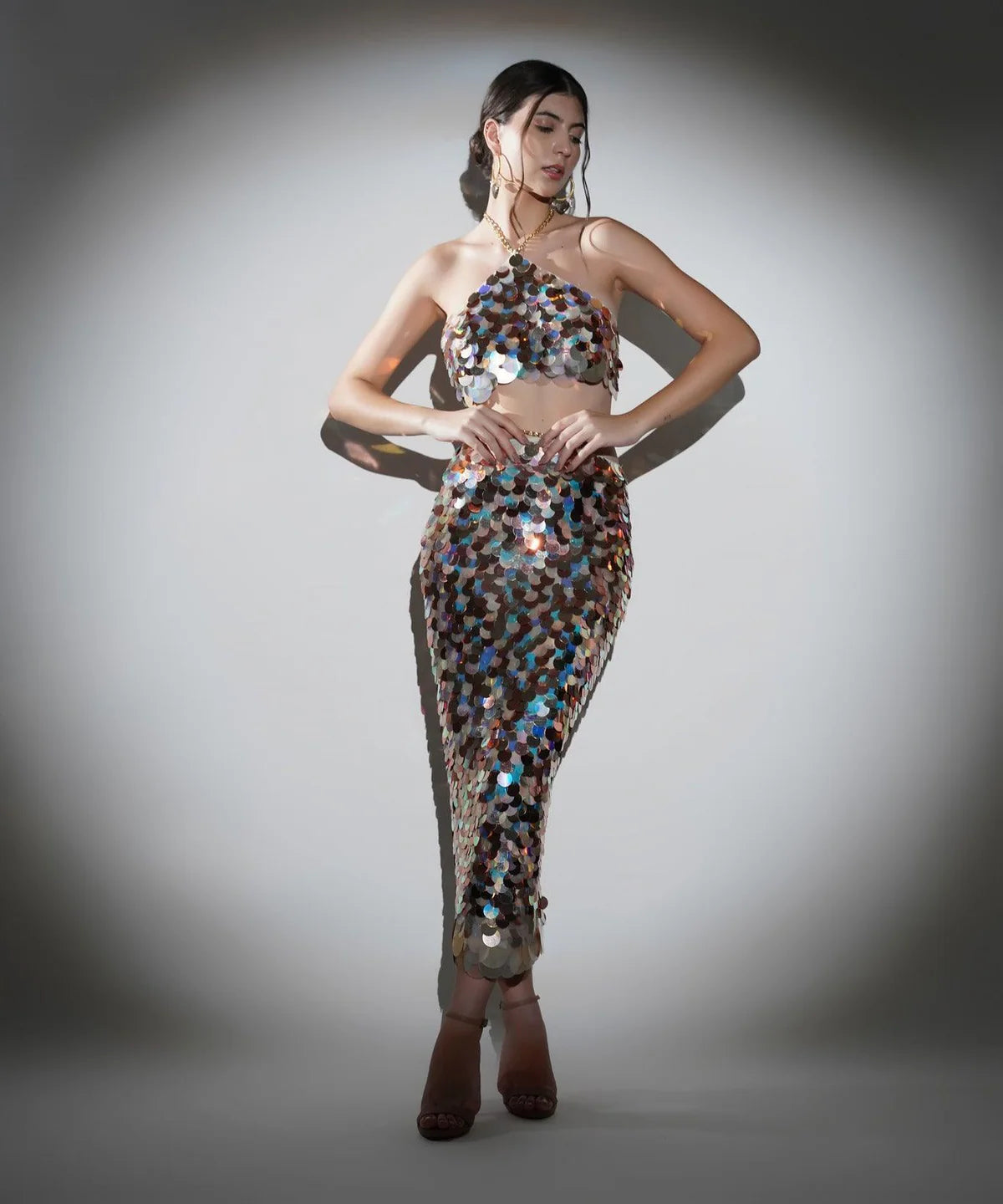 ISLAMETALLICSEQUINHALTERCROPTOP2.webp
