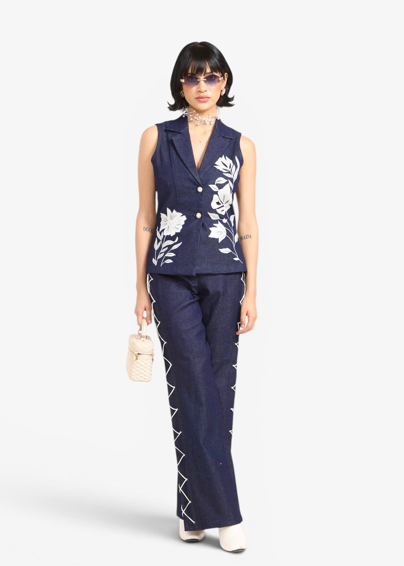 LADYBUG_-_517-Photoroom_819035e7-ad06-4778-98d0-cd61c89cdb46.jpg