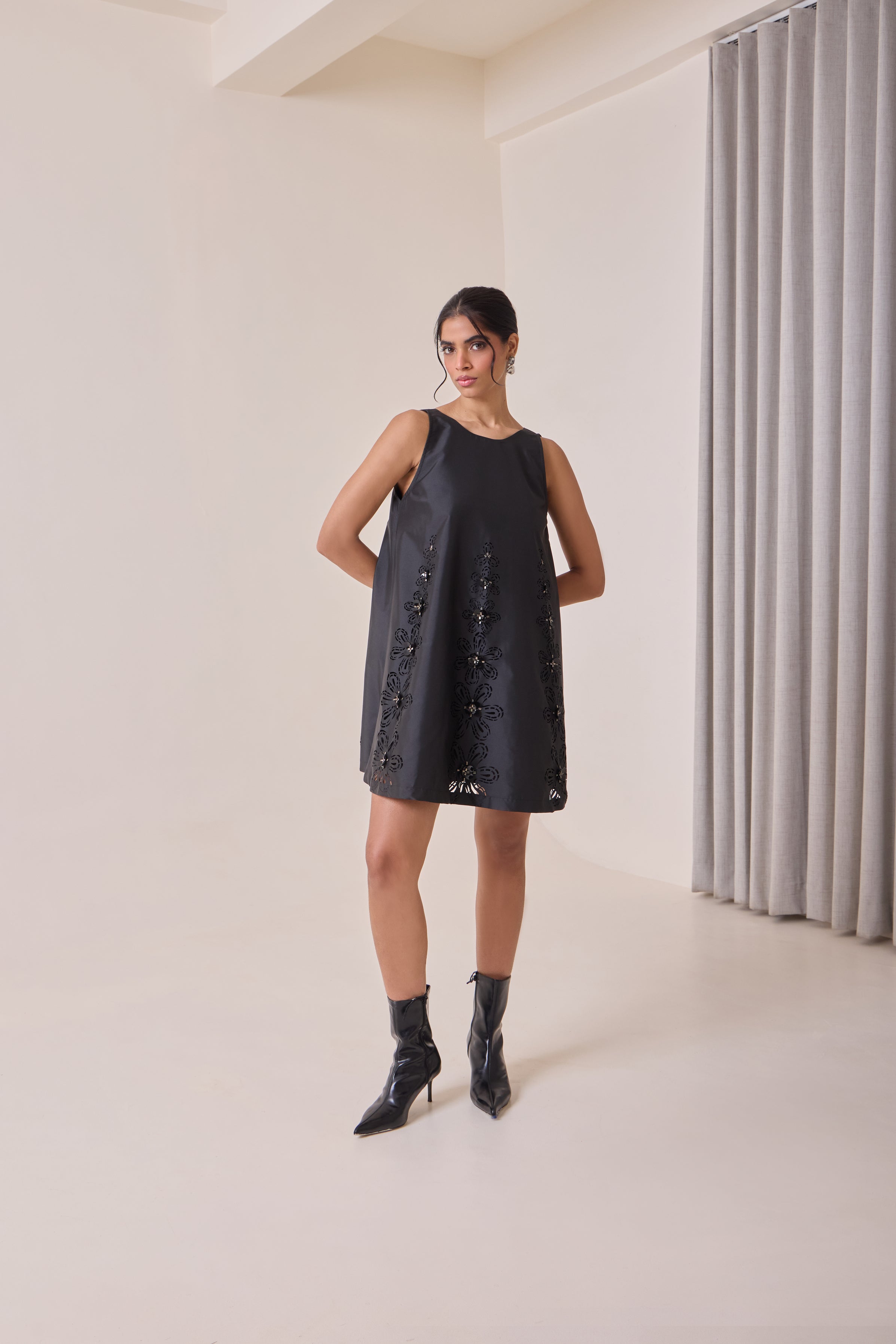Noir Art Cut Shift Dress