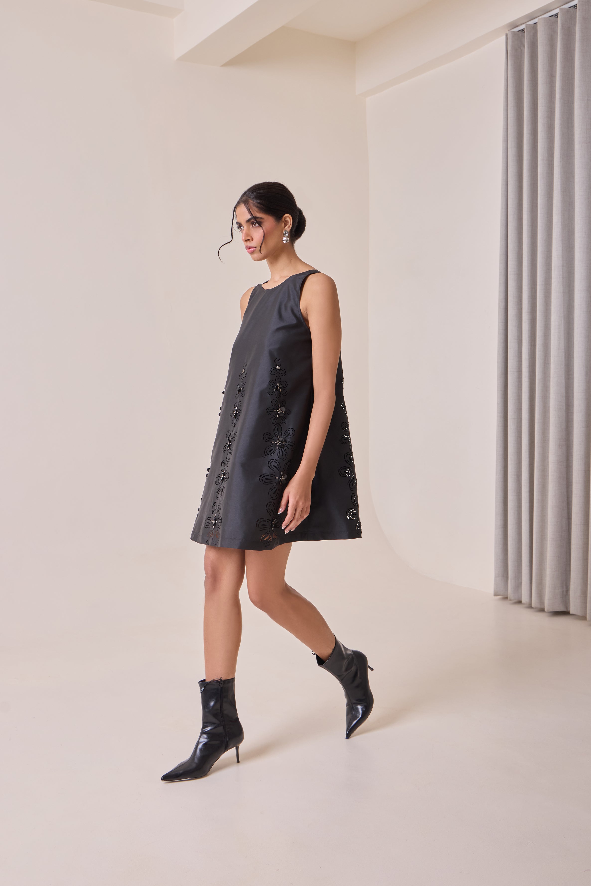 Noir Art Cut Shift Dress