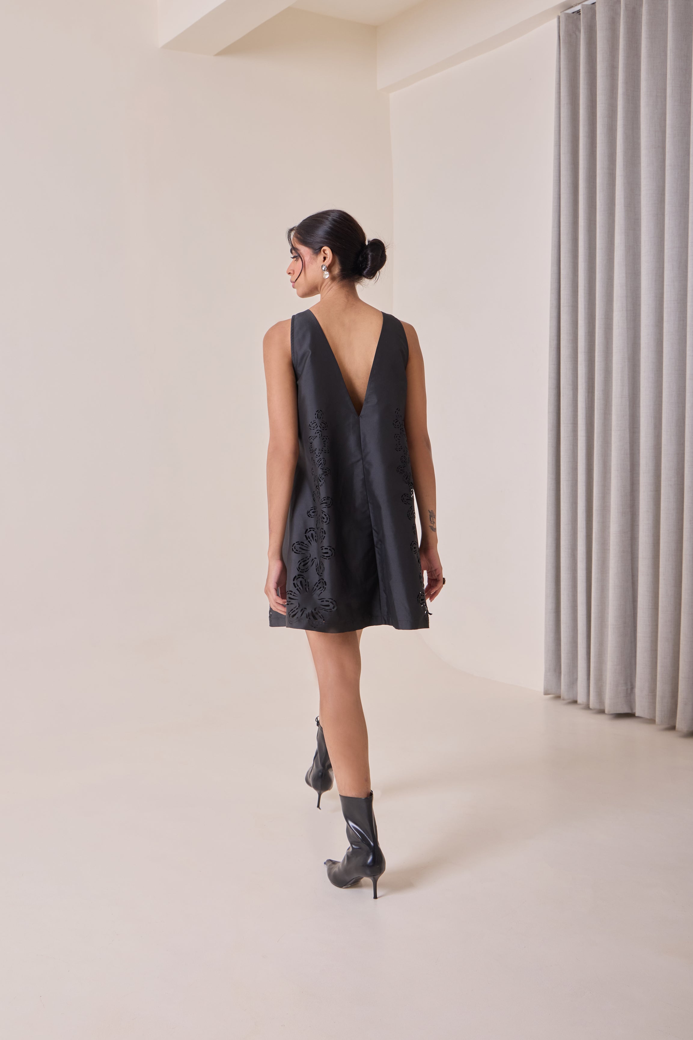 Noir Art Cut Shift Dress
