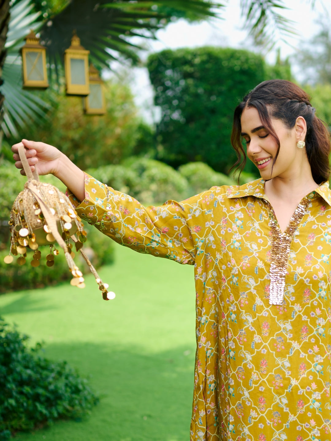 Gold Round Mirror Potli Bag