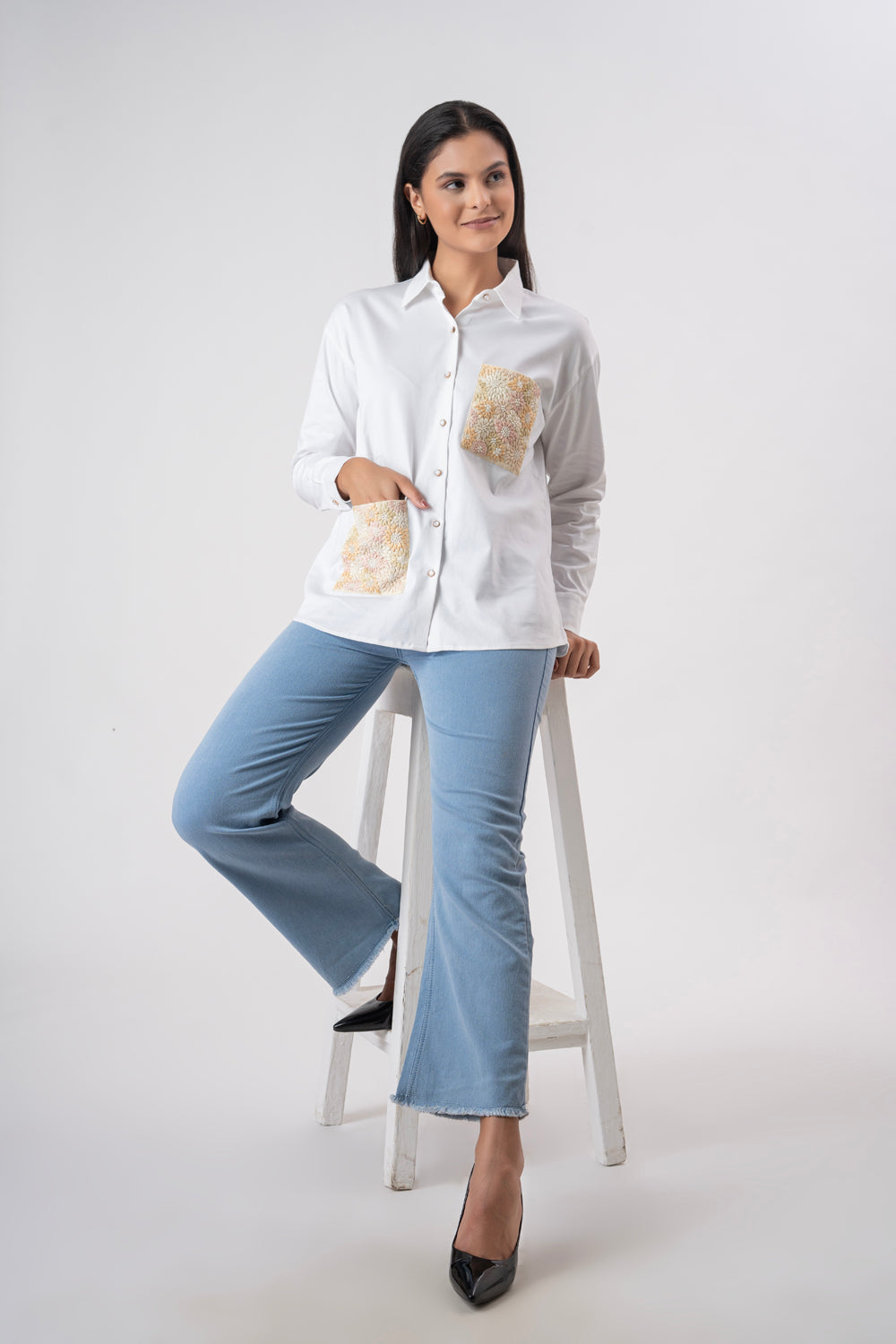 The Bee Cropped Shirt