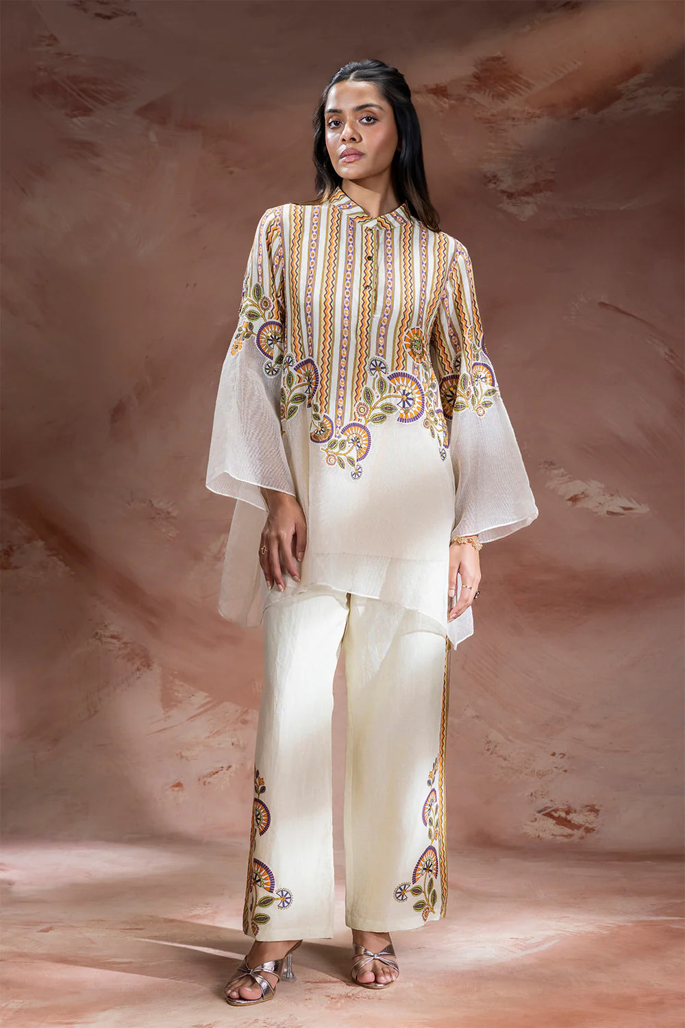Nooma Embellished Kurta And Pants