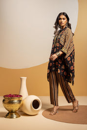 Taarani Black Embellished Kimono Kurta Set