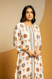 Taarani Off White Printed Kurta Set With Jacket