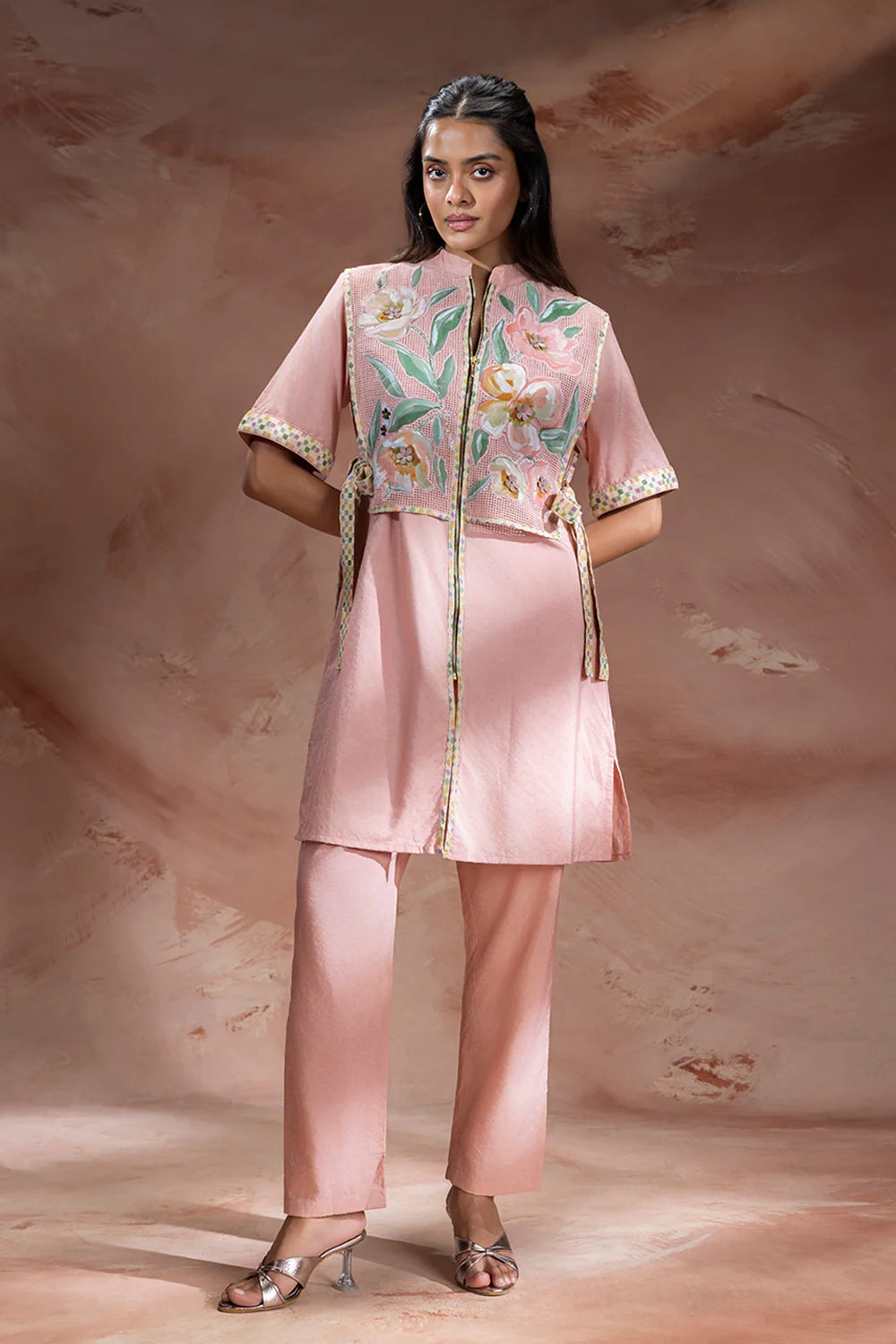 Zeya Appliqué Bib Detail Kurta and Pants