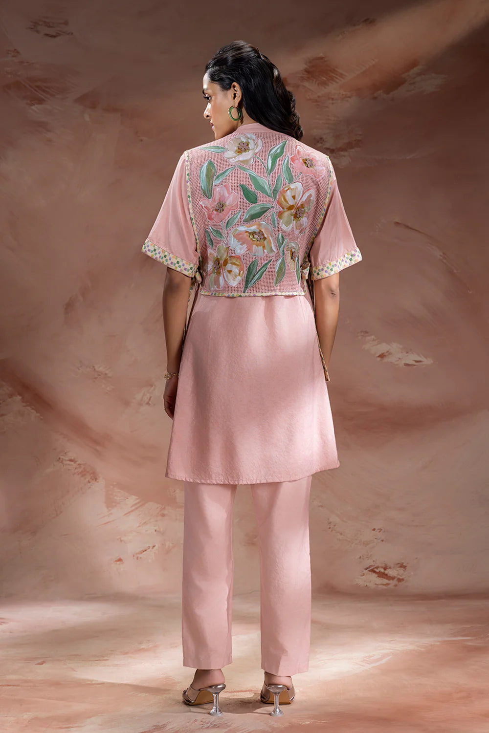 Zeya Appliqué Bib Detail Kurta and Pants