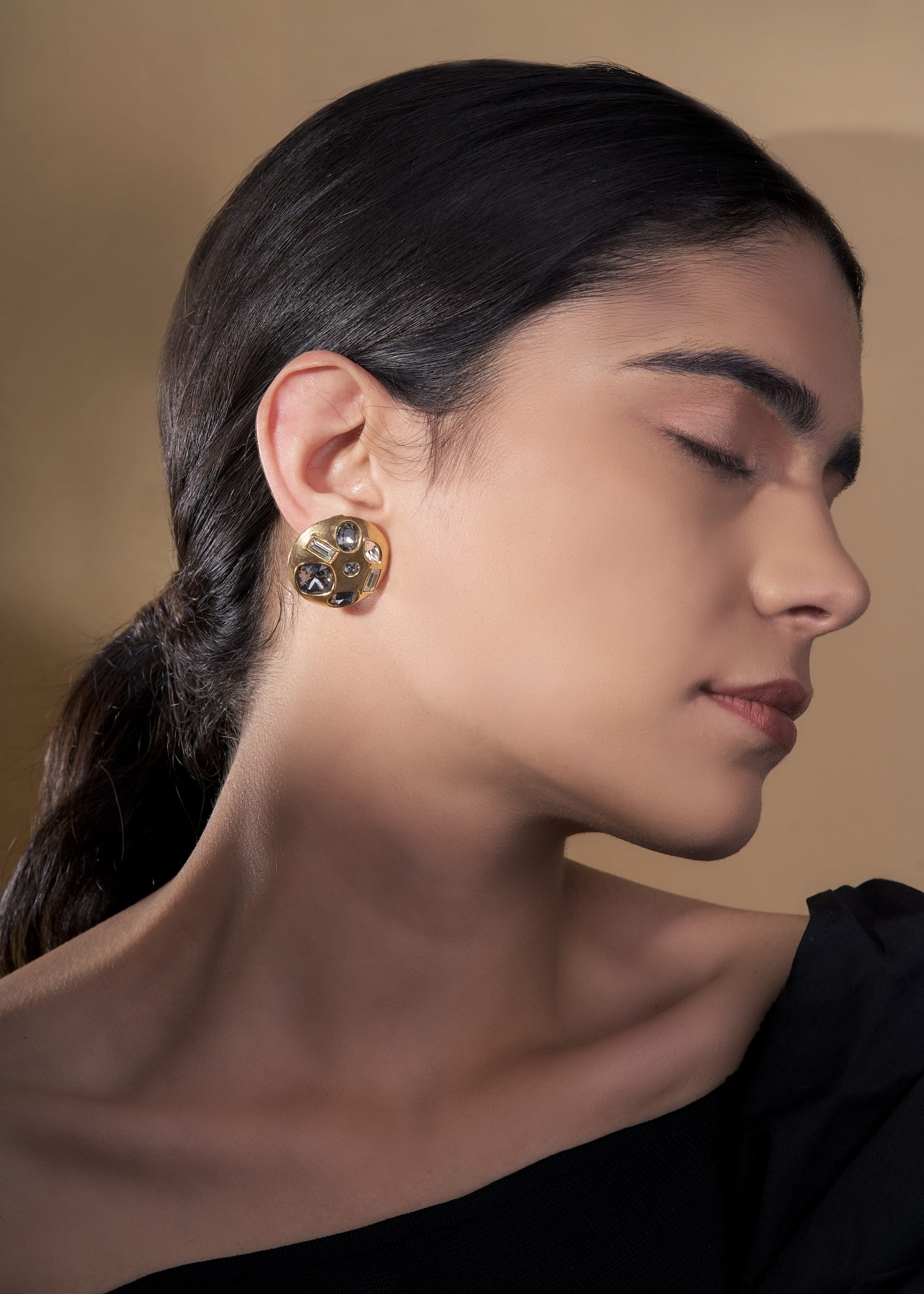 Thea_Stud_Earrings_1.jpg