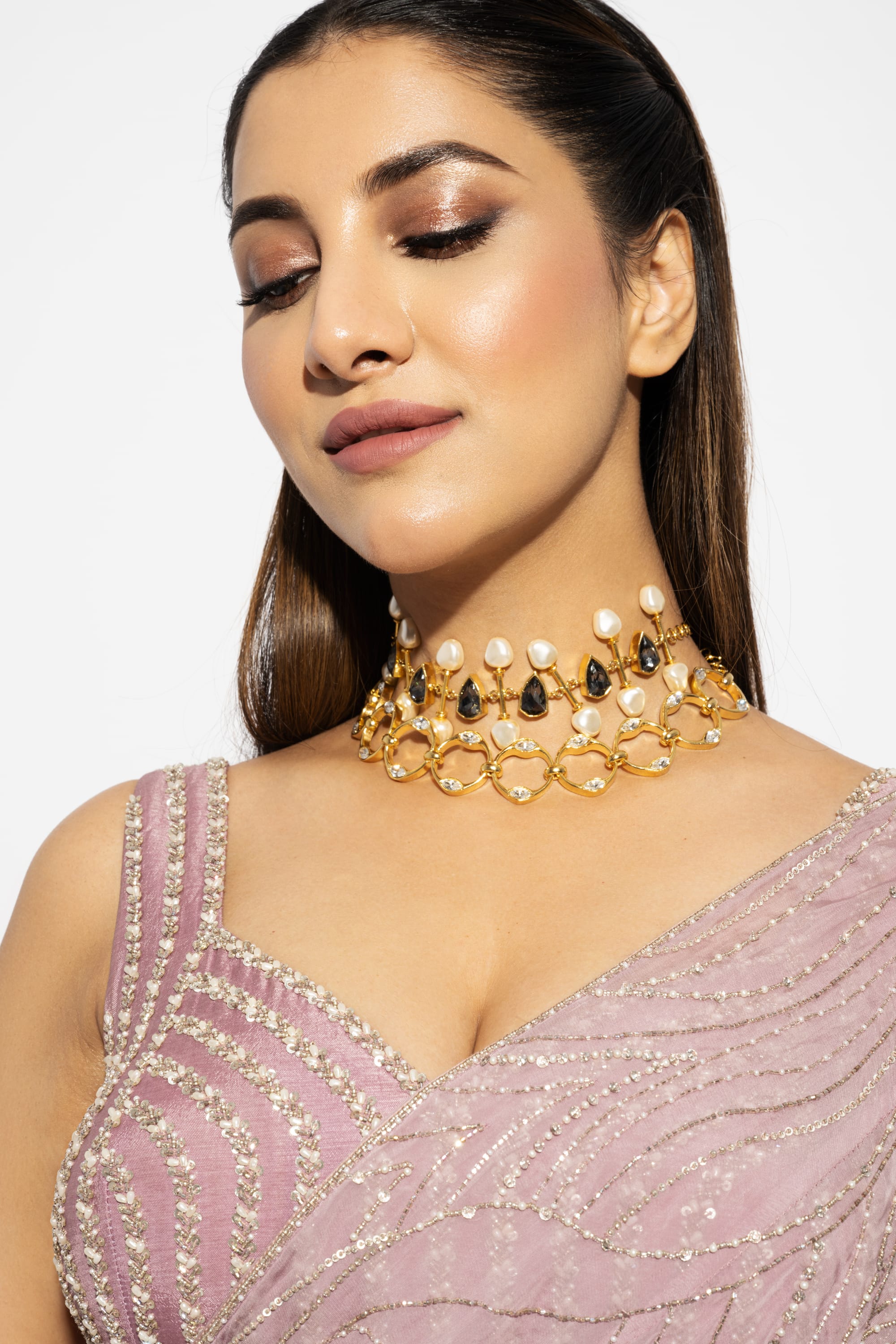 Timeless Vibrant Crystal Pearl Choker in Black Crystals