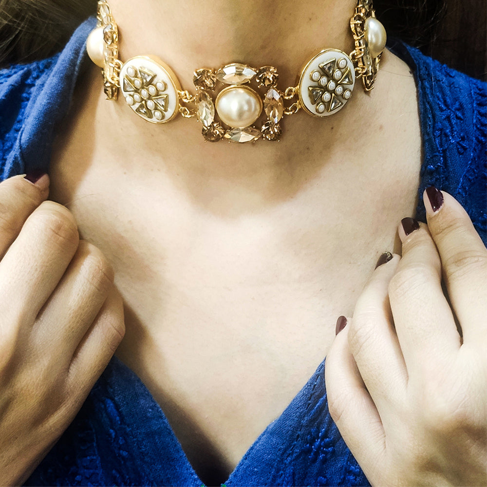 Veda Choker White & Gold