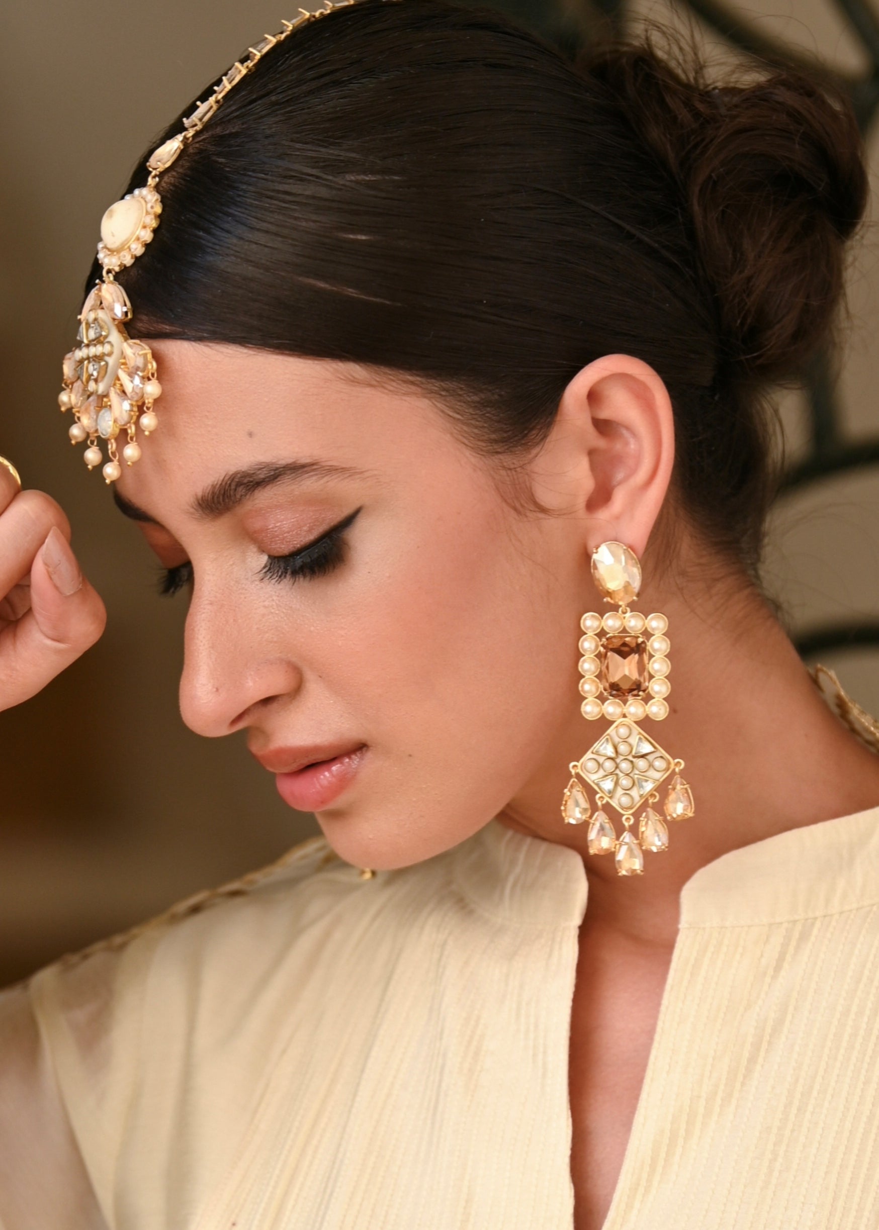 ZaharaEarringGoldMAINImagelessthan1MB.jpg