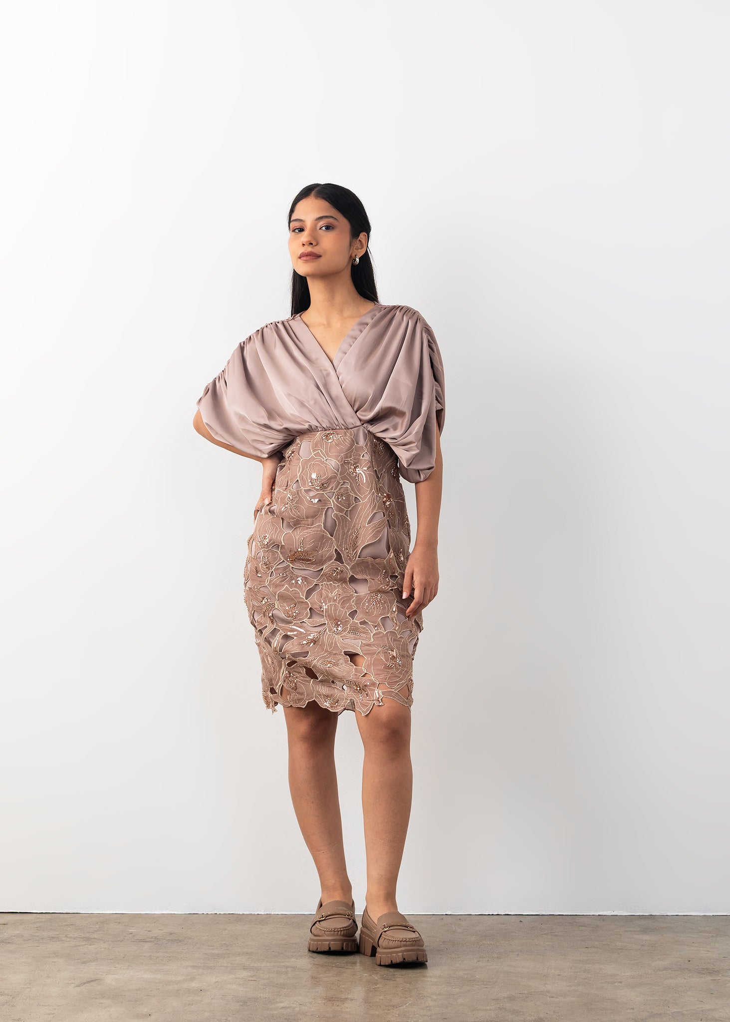 beige1_f9d47cb7-ca5a-457a-9db6-5e7bdf5a010c.jpg