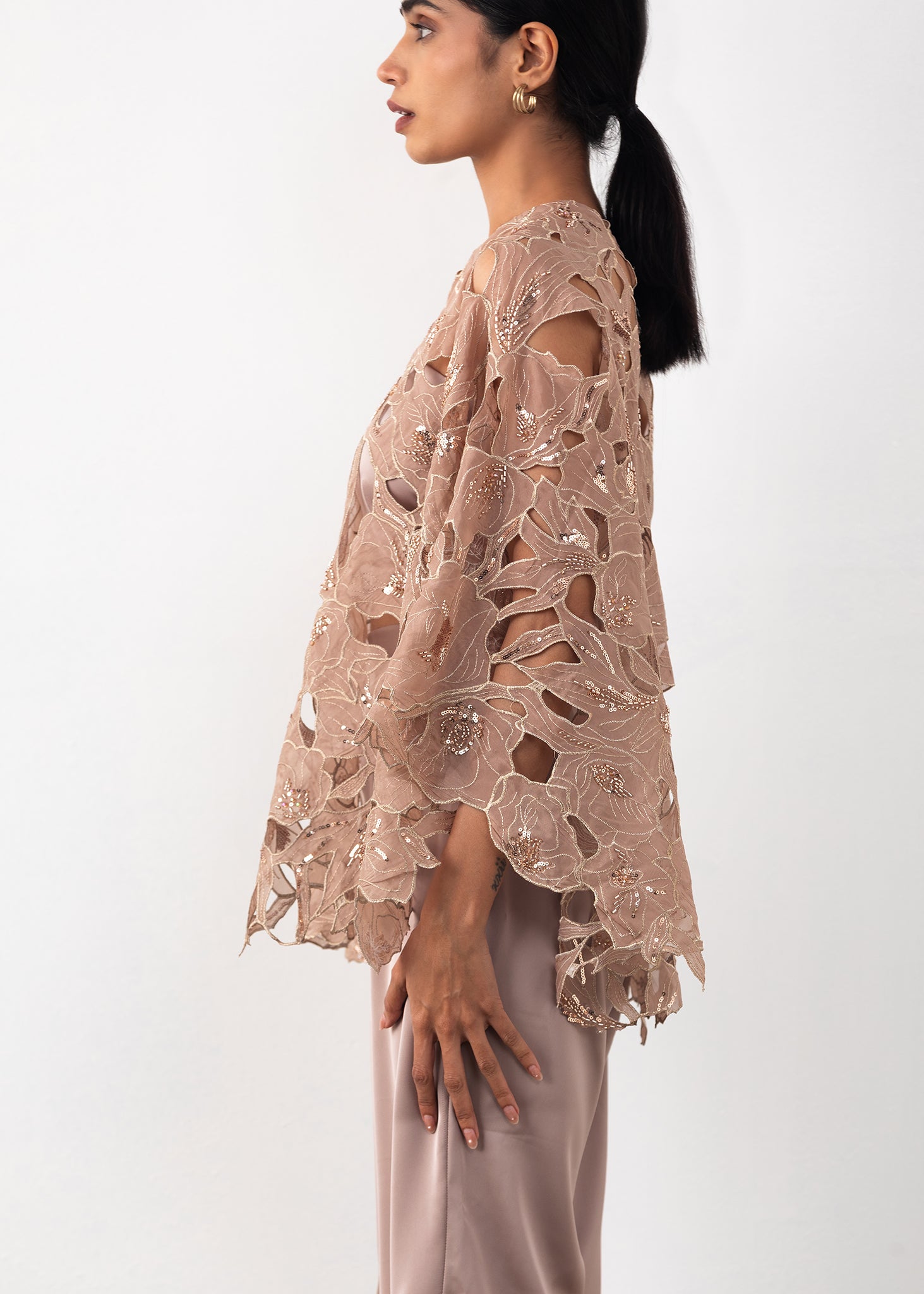 beige2_ac9806cd-d139-421d-ab73-05f93b97a448.jpg