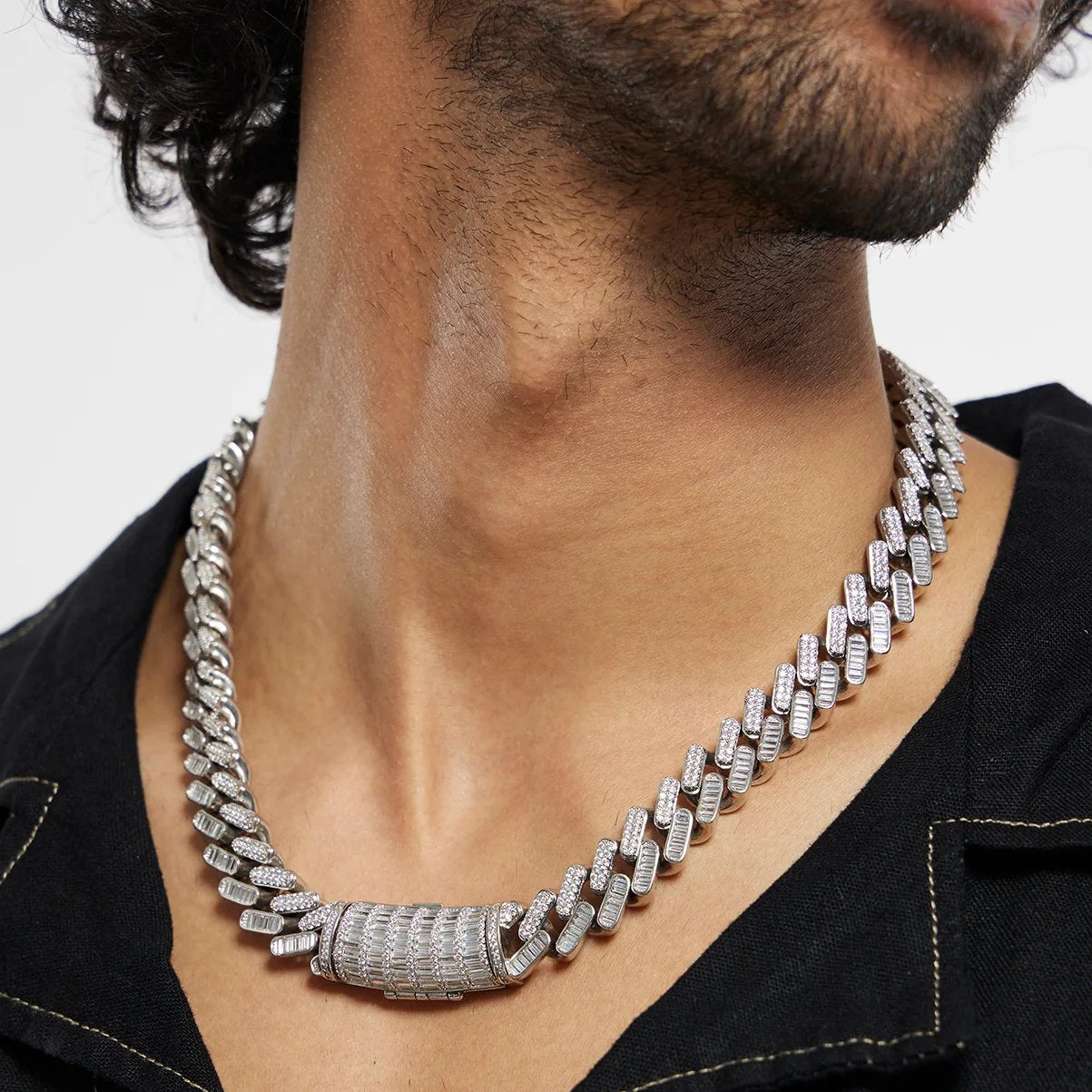 Guruta Alternate Baguette Prong Chain