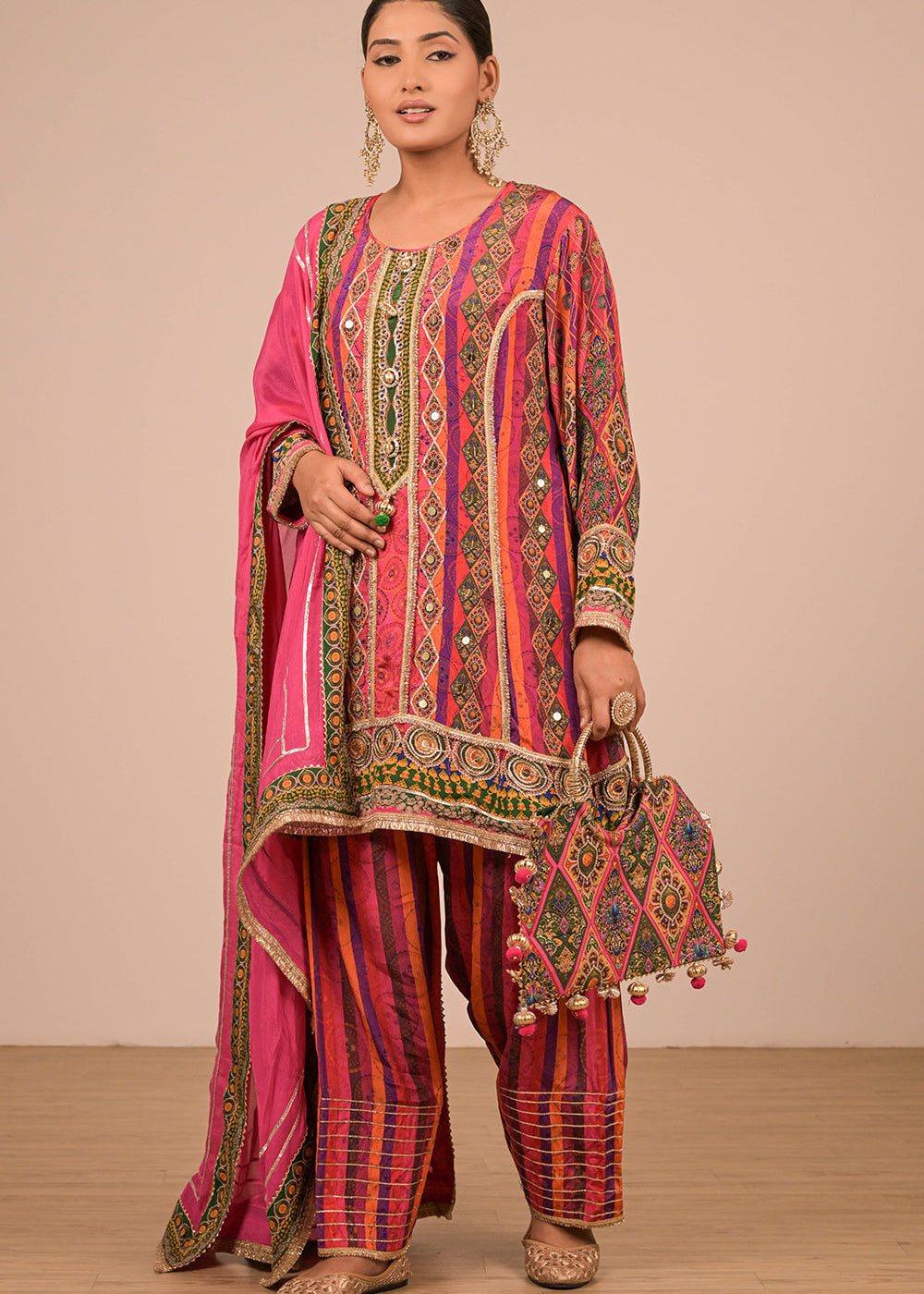 ishum_magenta-crepe-suit-set-with-farsi-salwar-with-canvas-tote-bag-2.jpg