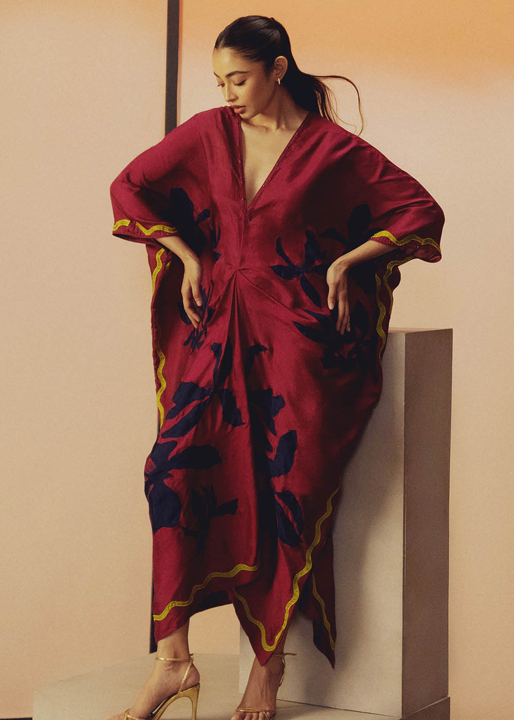 kaftaan-applique-magenta-winter.jpg