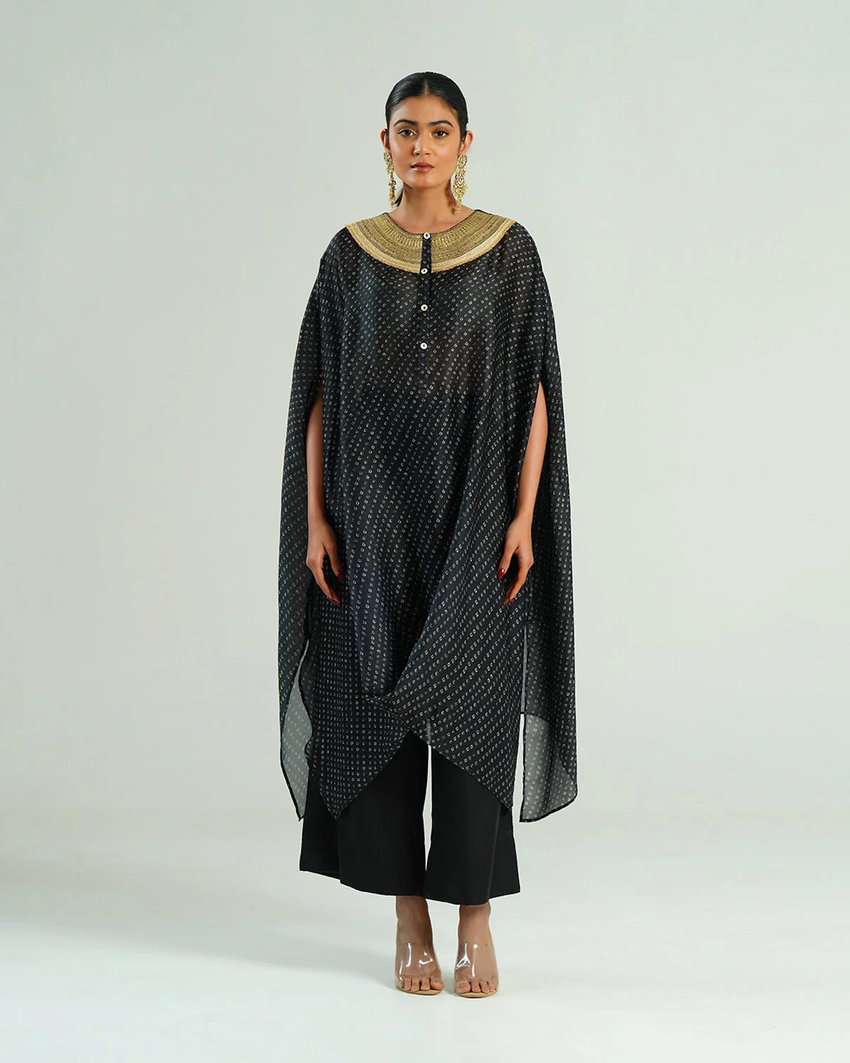 kurta-set-bandhej-black-ivory-gold-135374.webp