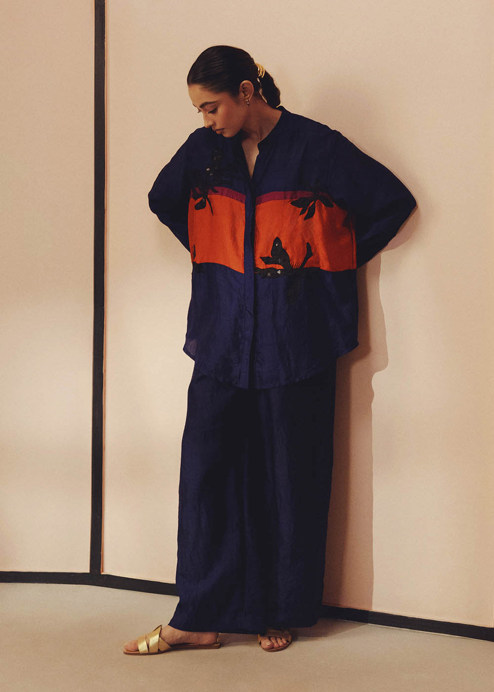 motif-silk-set-holiday-chic-embroidery.jpg