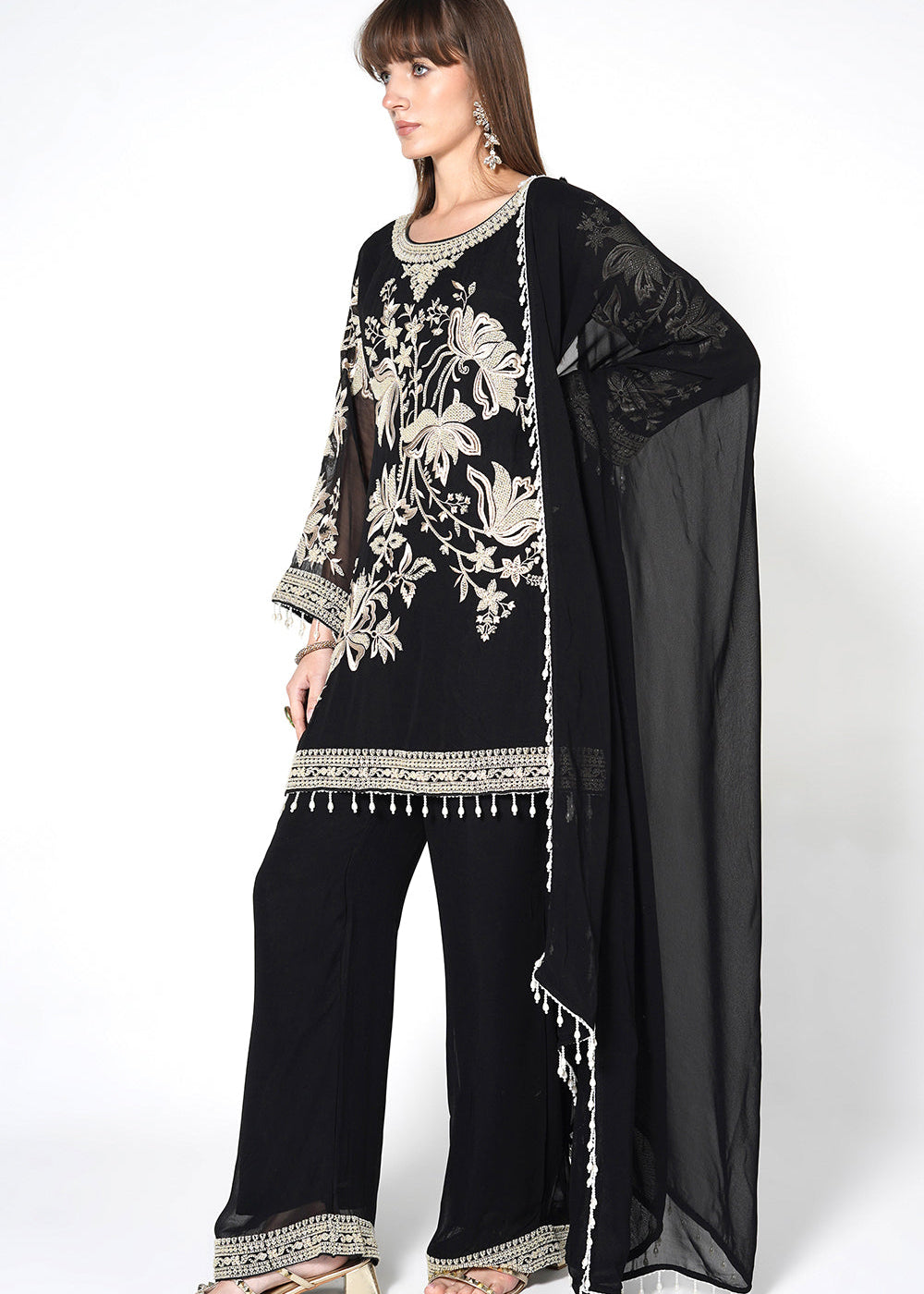 mouse-grey-georgette-kurta-set-with-contrast-white-embroidery-and-matching-dupatta-2_94cc7c6f-efe7-4071-83c7-8d1c253856a3.jpg