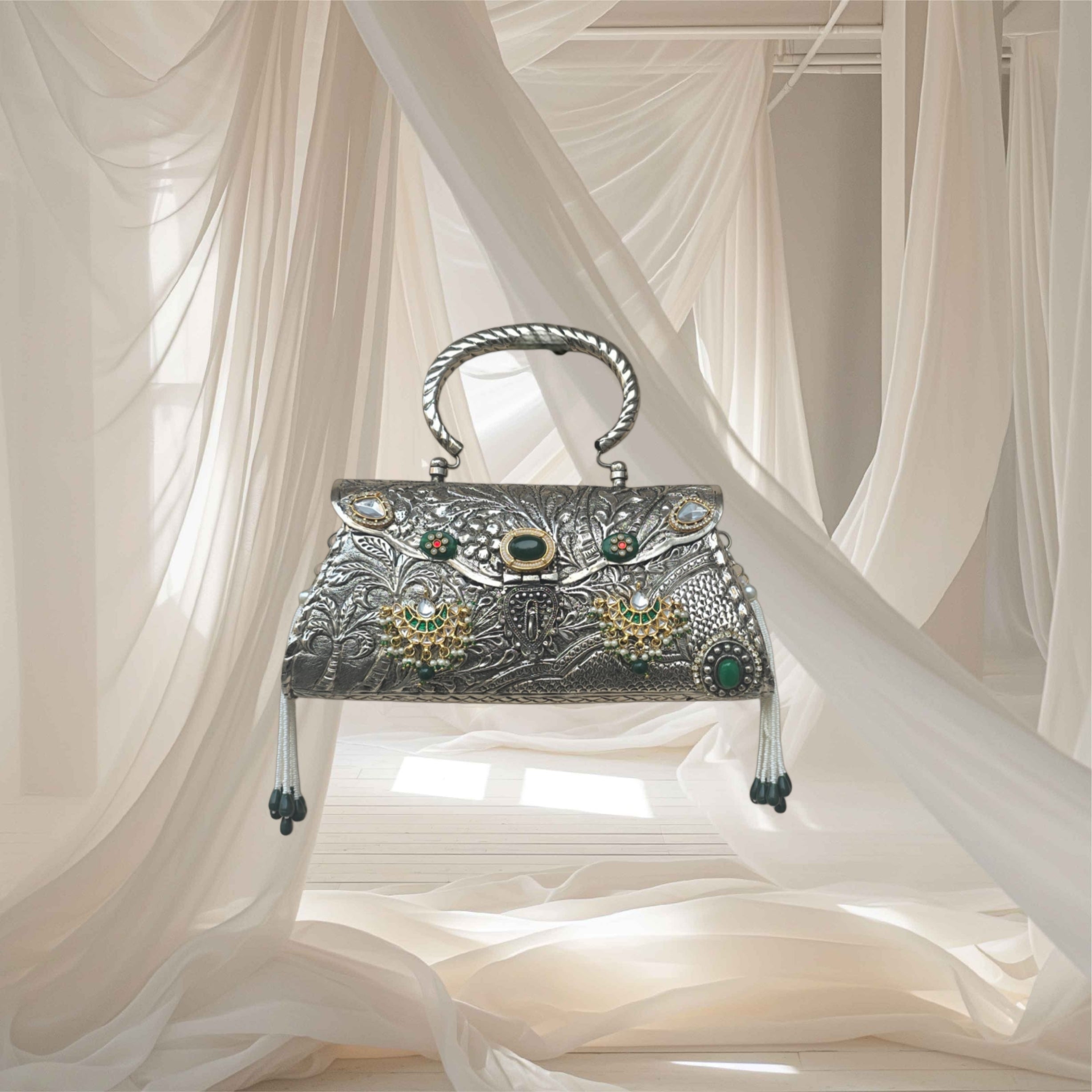 Farah Bag In Silver