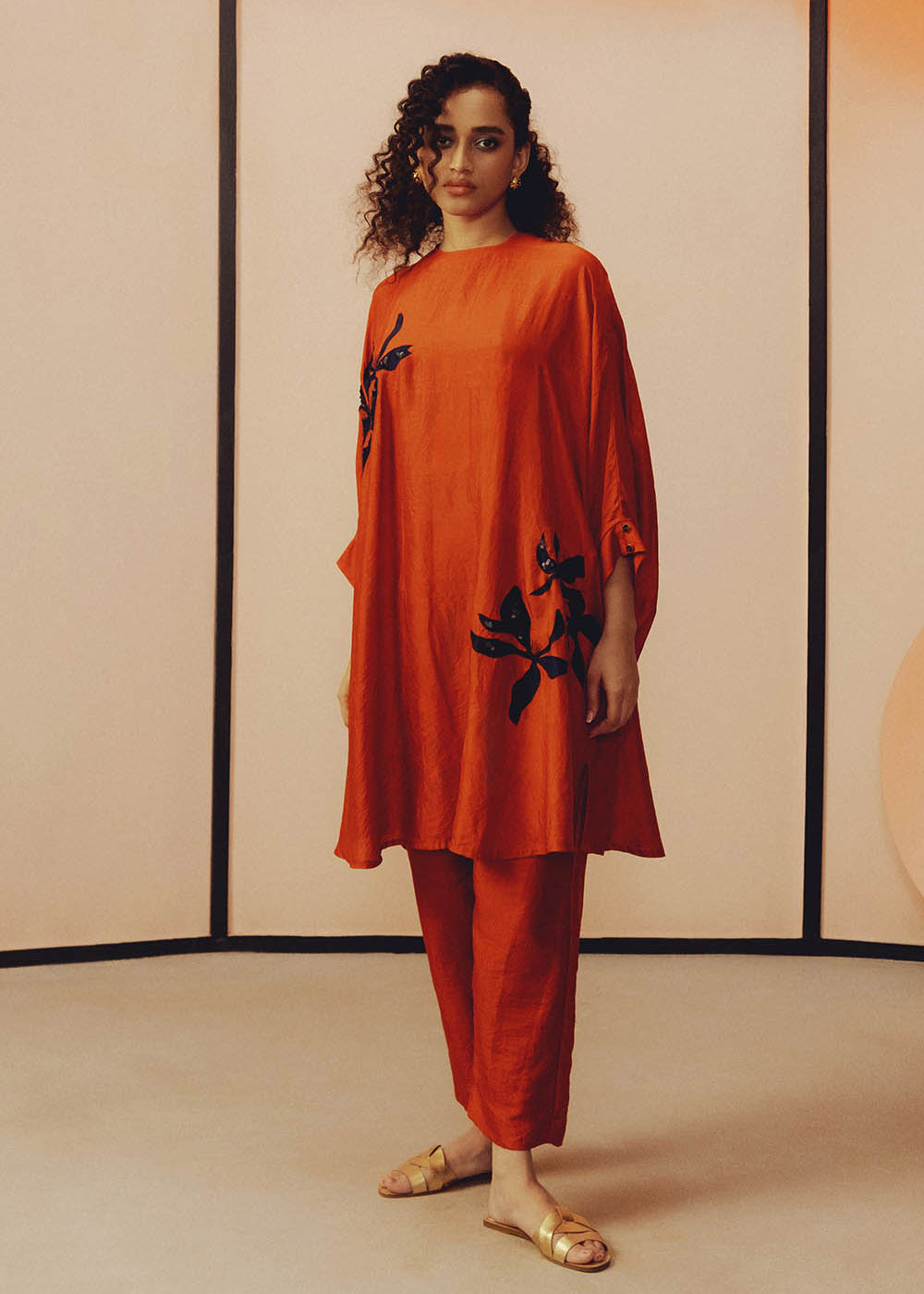 tunic-chic-winter-lunch-silk-applique-embellished-comfort.jpg